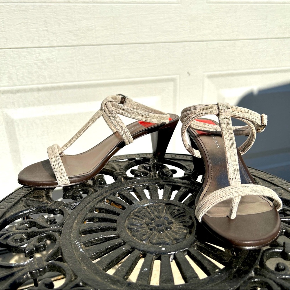 Donald Pliner Strappy sandals